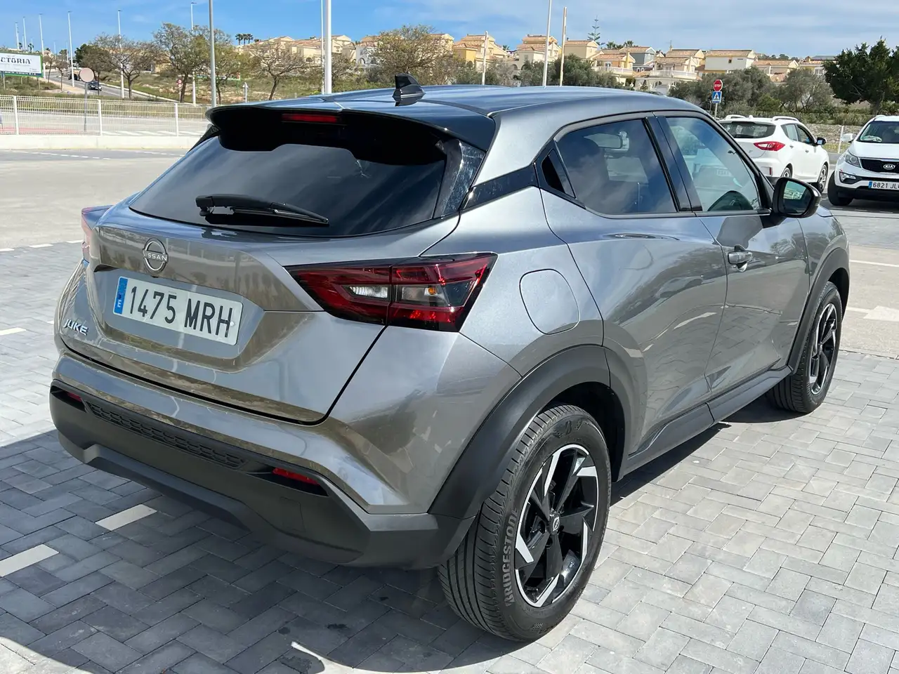 Nissan Juke 1.0 DIG-T DCT Tekna — معرض صور السيارة 9