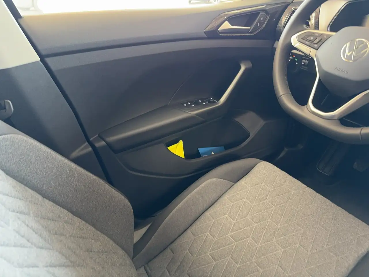Volkswagen T-Cross Life 1.0 TSI 6-Gang /Sitzhz/IQ.Drive/LED — Galerie du véhicule 16