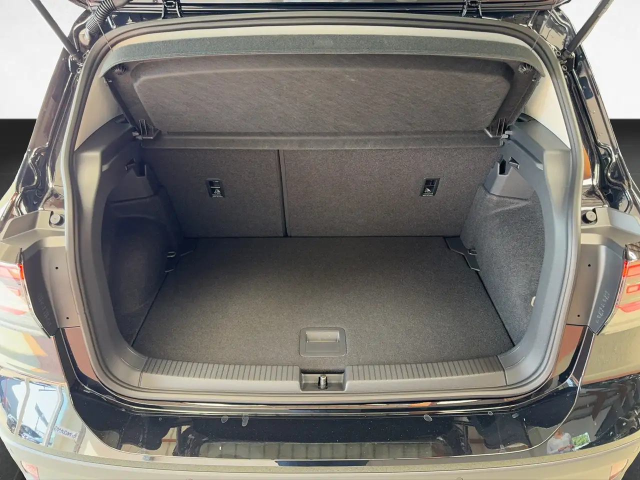 Volkswagen T-Cross Life 1.0 TSI 6-Gang /Sitzhz/IQ.Drive/LED — Galerie du véhicule 7