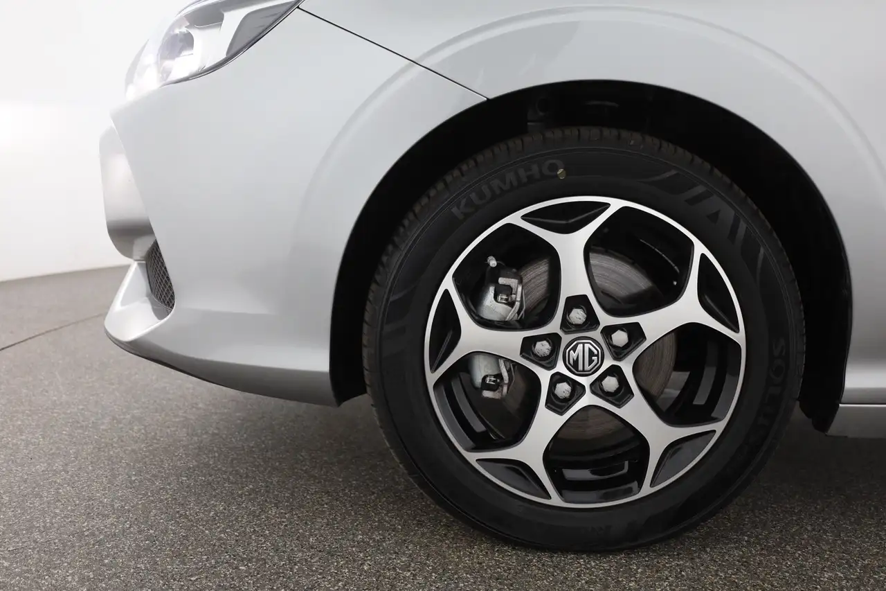 MG MG3 1.5 Hybrid Luxury Aut. LED ACC Navi 360° — Galería del vehículo 29