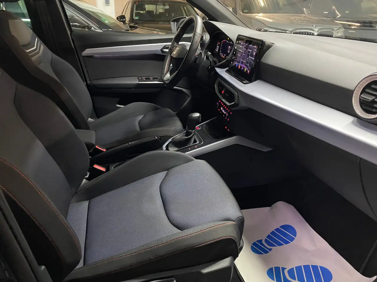 SEAT Arona FR 1.0 TSI*TOTWI*NAVI*LED — معرض صور السيارة 6