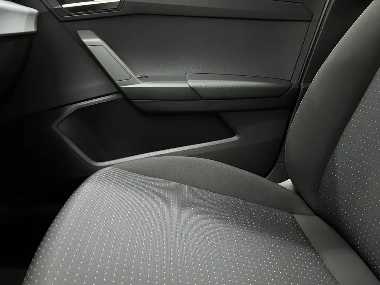 SEAT Ibiza 1.0 TSI S&S Style XM 115 — معرض صور السيارة 14
