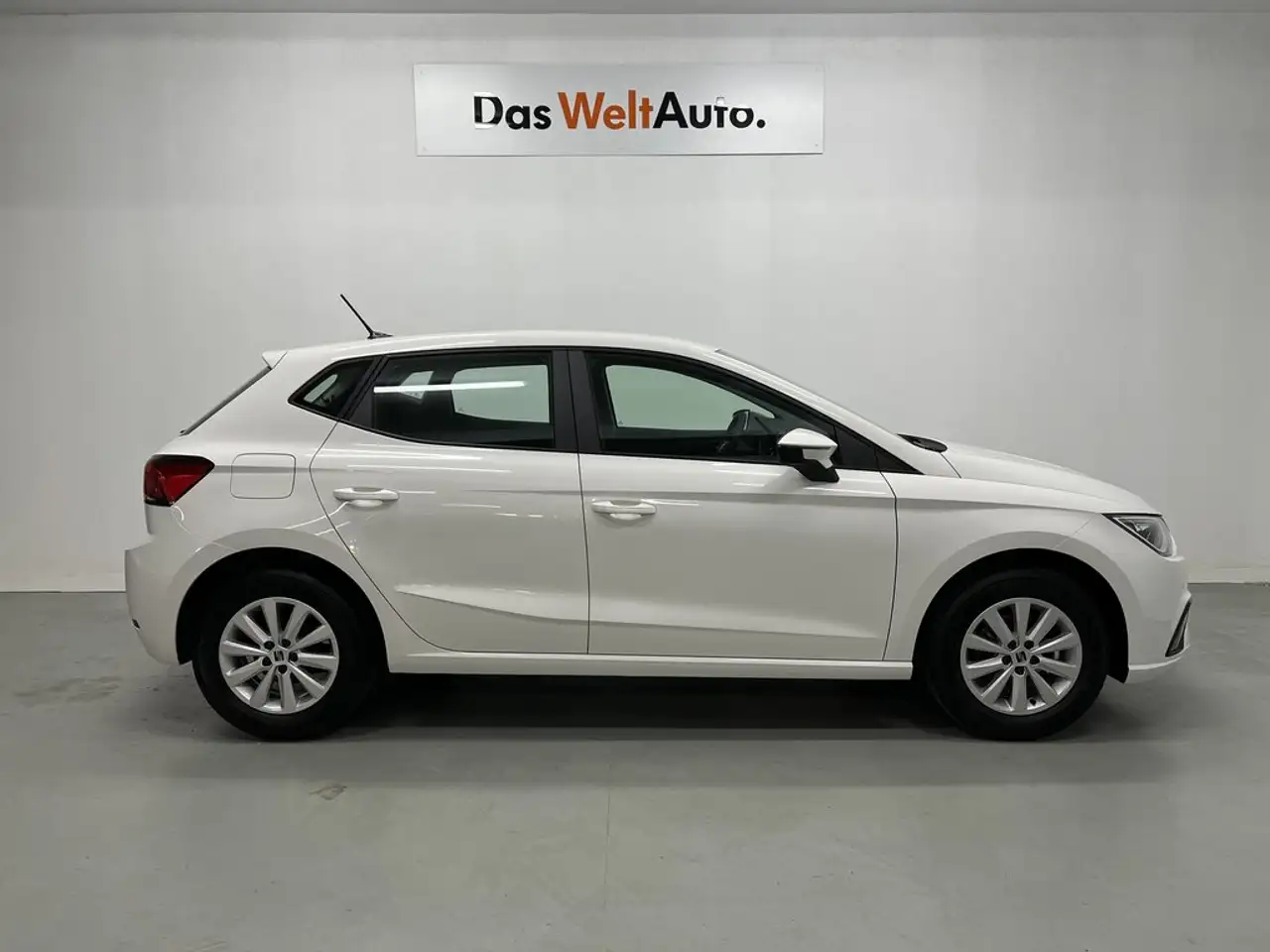 SEAT Ibiza 1.0 TSI S&S Style XM 115 — معرض صور السيارة 3