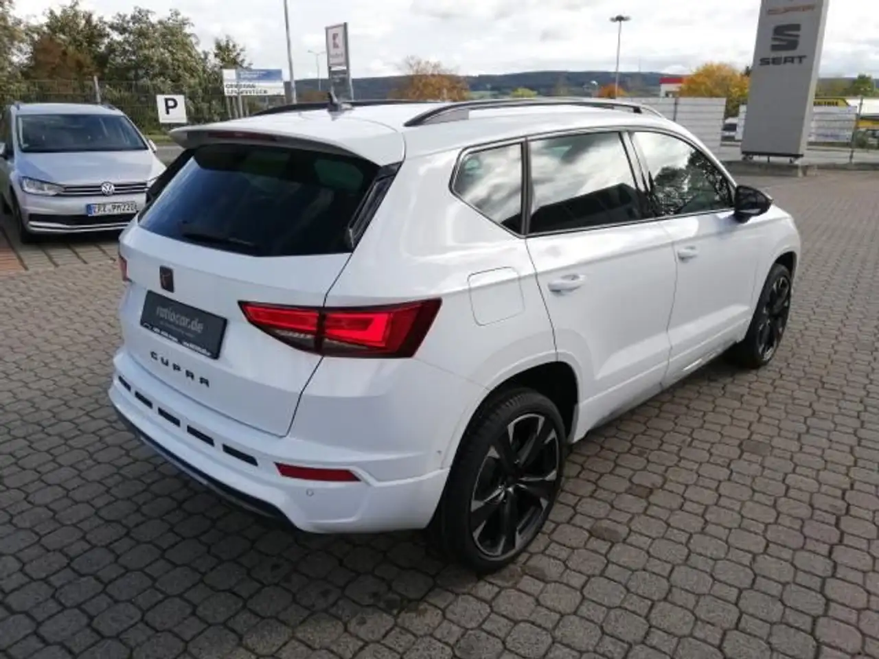 CUPRA Ateca ATECA 1.5 TSI DSG 5 J.GAR.*PARKLENKASS. NAVI SHZ — Vehicle gallery 2