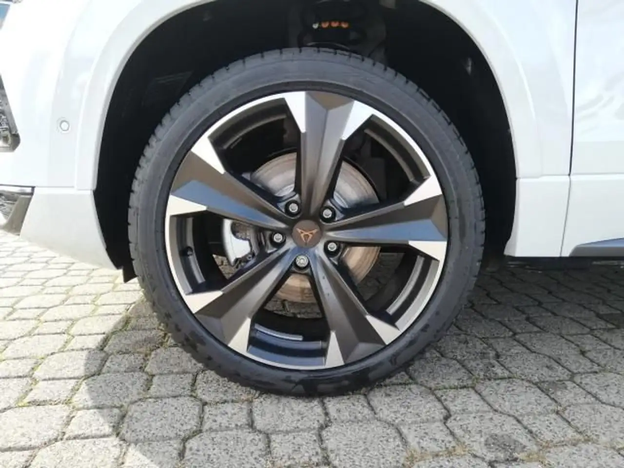 CUPRA Ateca ATECA 1.5 TSI DSG 5 J.GAR.*PARKLENKASS. NAVI SHZ — Vehicle gallery 4