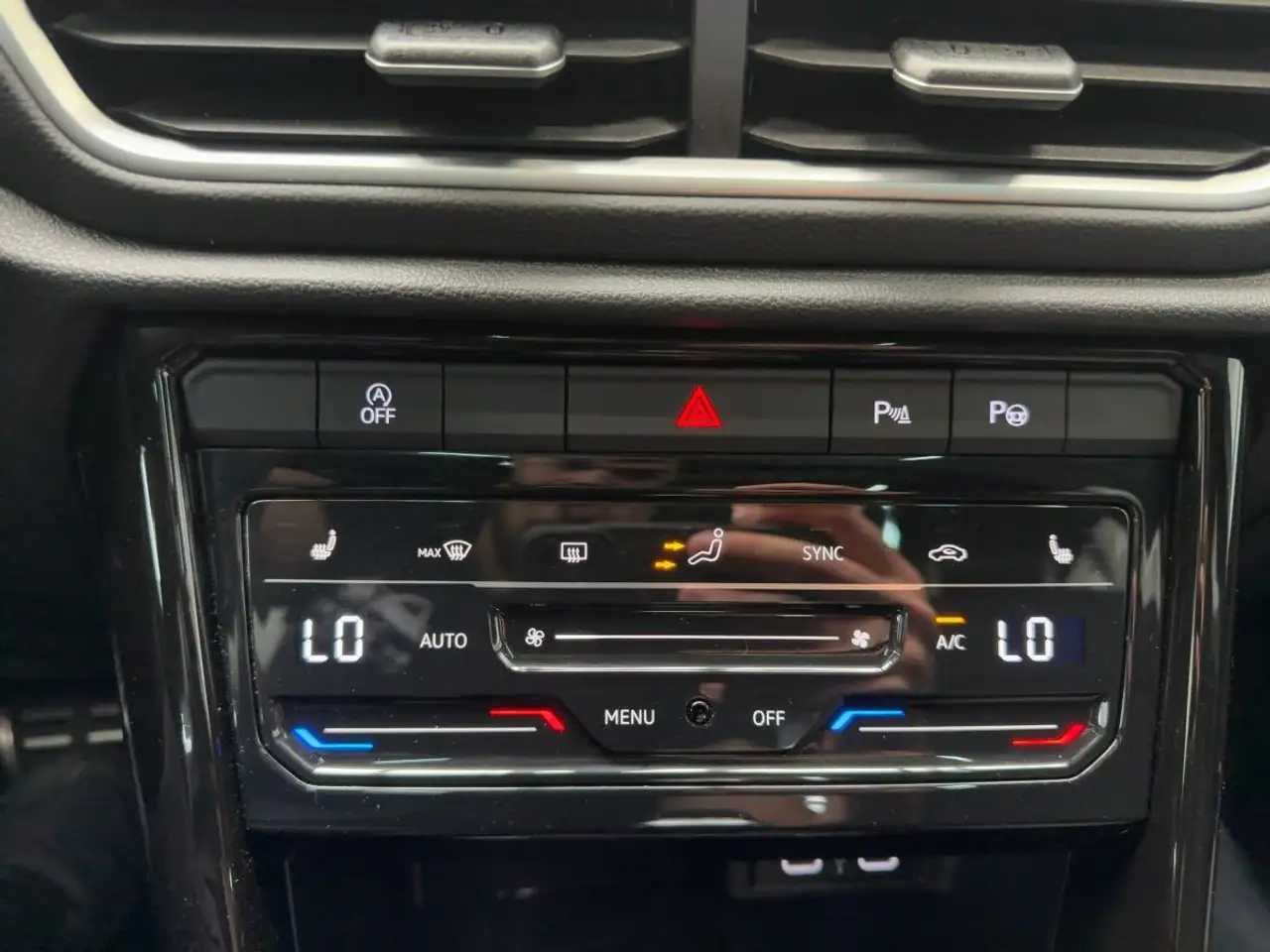 Volkswagen T-Roc 2.0 TSI DSG 4M R-Line ACC Navi LED-Matrix — معرض صور السيارة 17