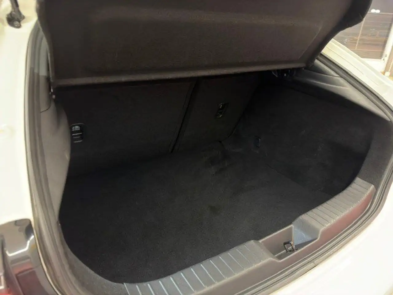 Mazda 3 2.5L E-SKY G MHEV 103kW 6AT Prime-line — Vehicle gallery 7