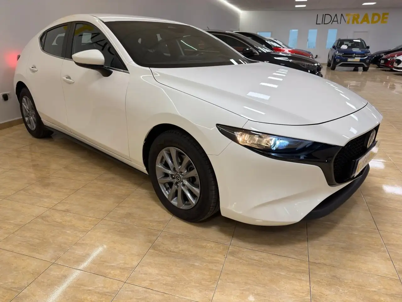 Mazda 3 2.5L E-SKY G MHEV 103kW 6AT Prime-line — Vehicle gallery 5