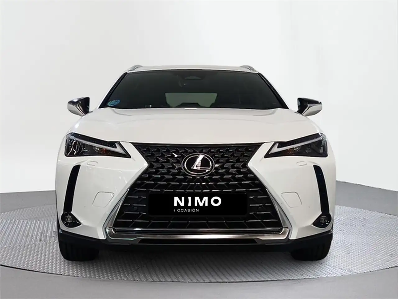 Lexus UX 300e e- Plus — معرض صور السيارة 5