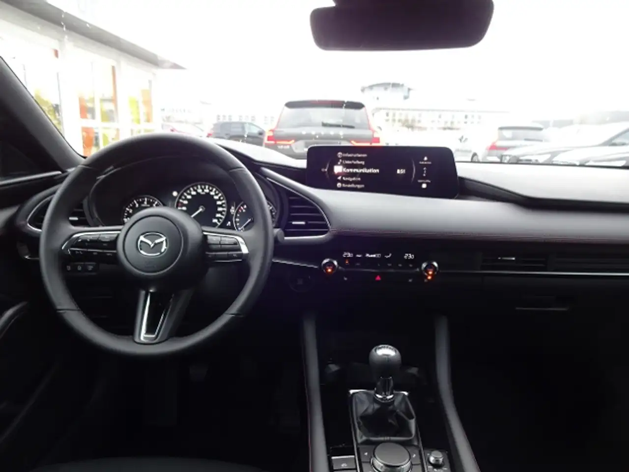 Mazda 3 HOMURA 2.5L e-SKYACTIV G 140ps — معرض صور السيارة 3