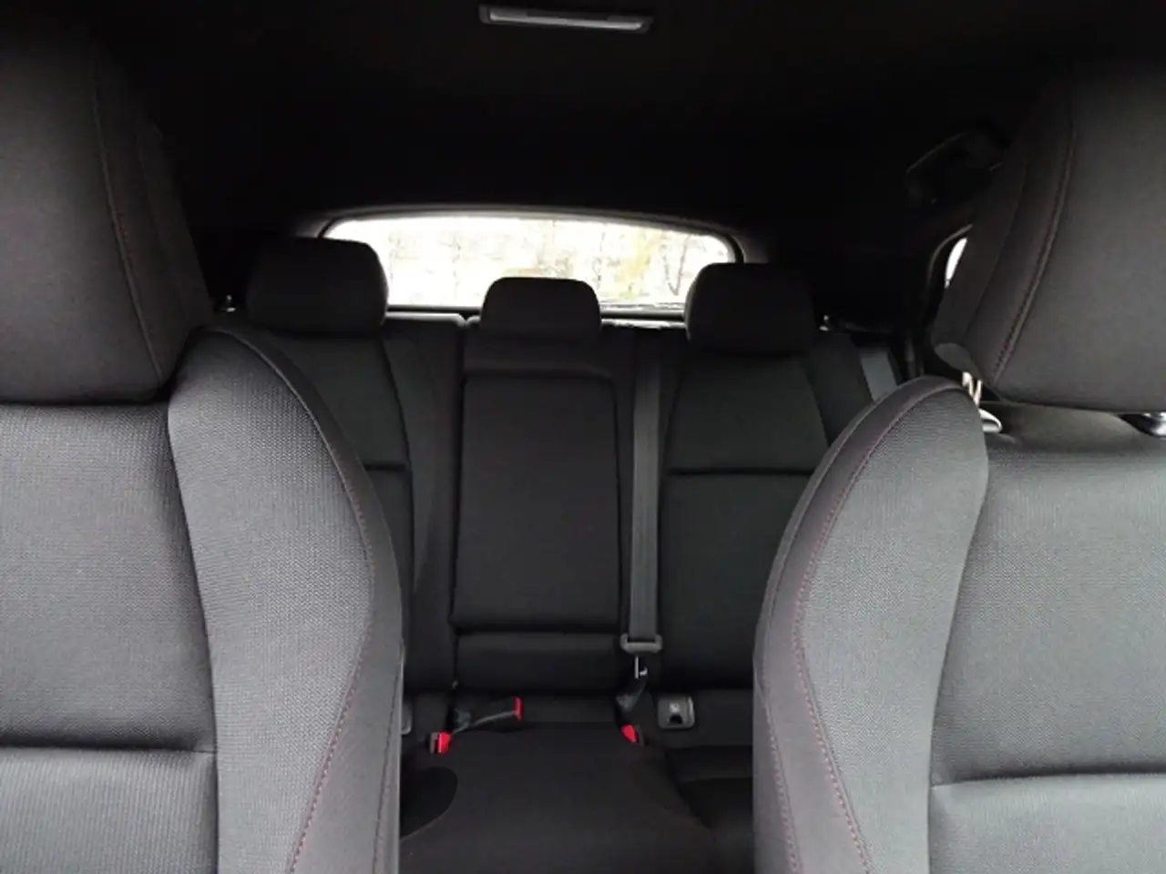 Mazda 3 HOMURA 2.5L e-SKYACTIV G 140ps — معرض صور السيارة 15