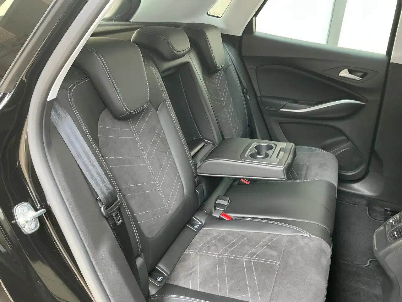 Opel Grandland 1.2 360°Kamera,AGR,Navi,Sitzhzg.,PDC, — Vehicle gallery 22