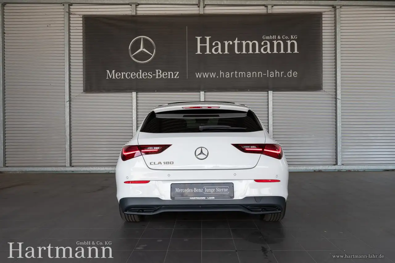 Mercedes-Benz CLA 180 CLA 180 SB Progressive Night Panorama Multibeam — Galería del vehículo 4