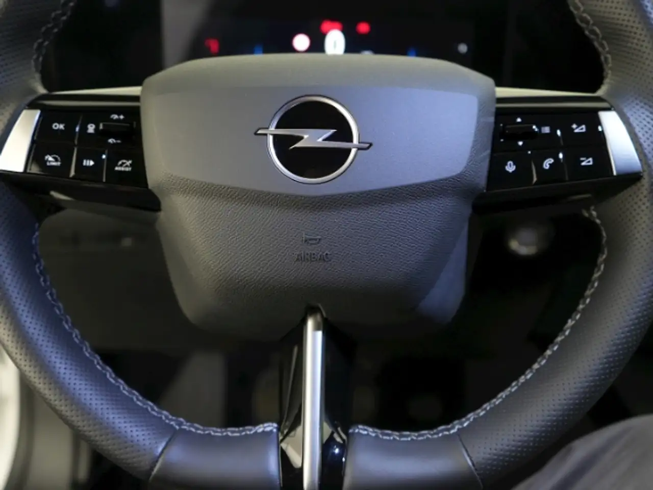 Opel Astra L ST GS+AHK+NAVI+360 GRAD KAMERA+SITZ-/LENKRADHEIZ — Galería del vehículo 18