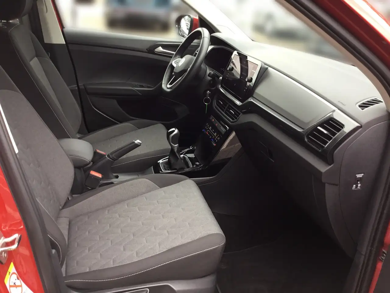 Volkswagen T-Cross 1.0 TSI LIFE *AHK *LED *ACC *VIRTUAL *APP *SHZ *A — Galería del vehículo 9