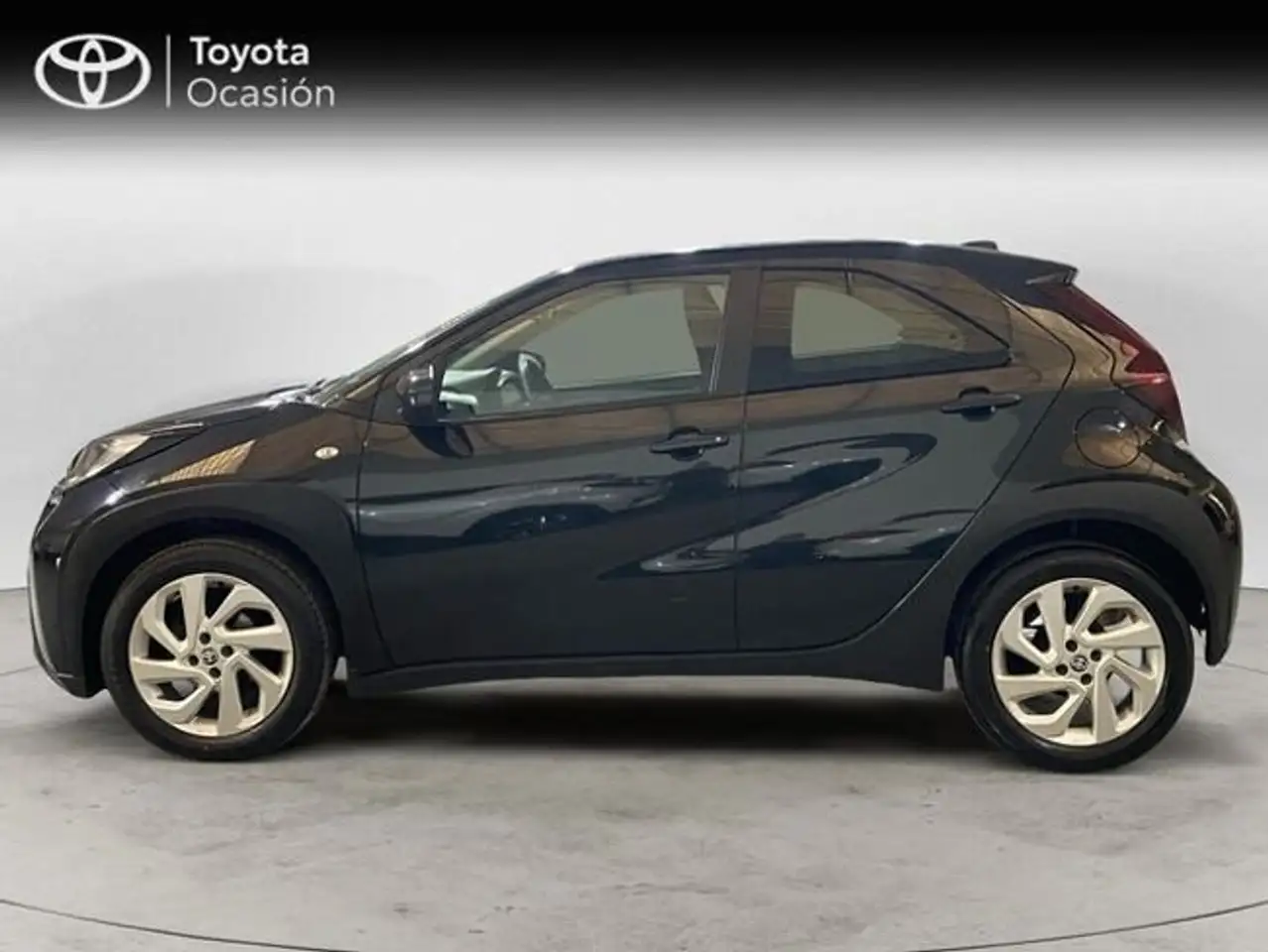 Toyota Aygo 5 Puertas Play 70 Manual 5v — Vehicle gallery 3