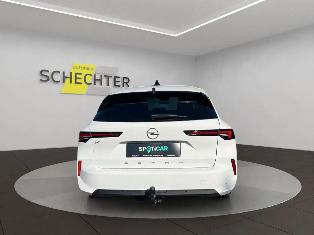 Opel Astra Sports Tourer 1.2 Turbo Edition (L) — معرض صور السيارة 4
