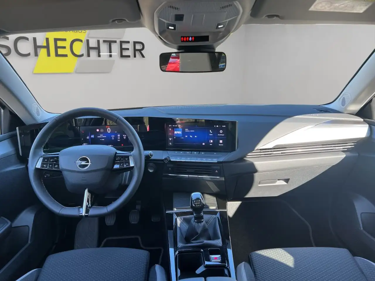 Opel Astra Sports Tourer 1.2 Turbo Edition (L) — معرض صور السيارة 11