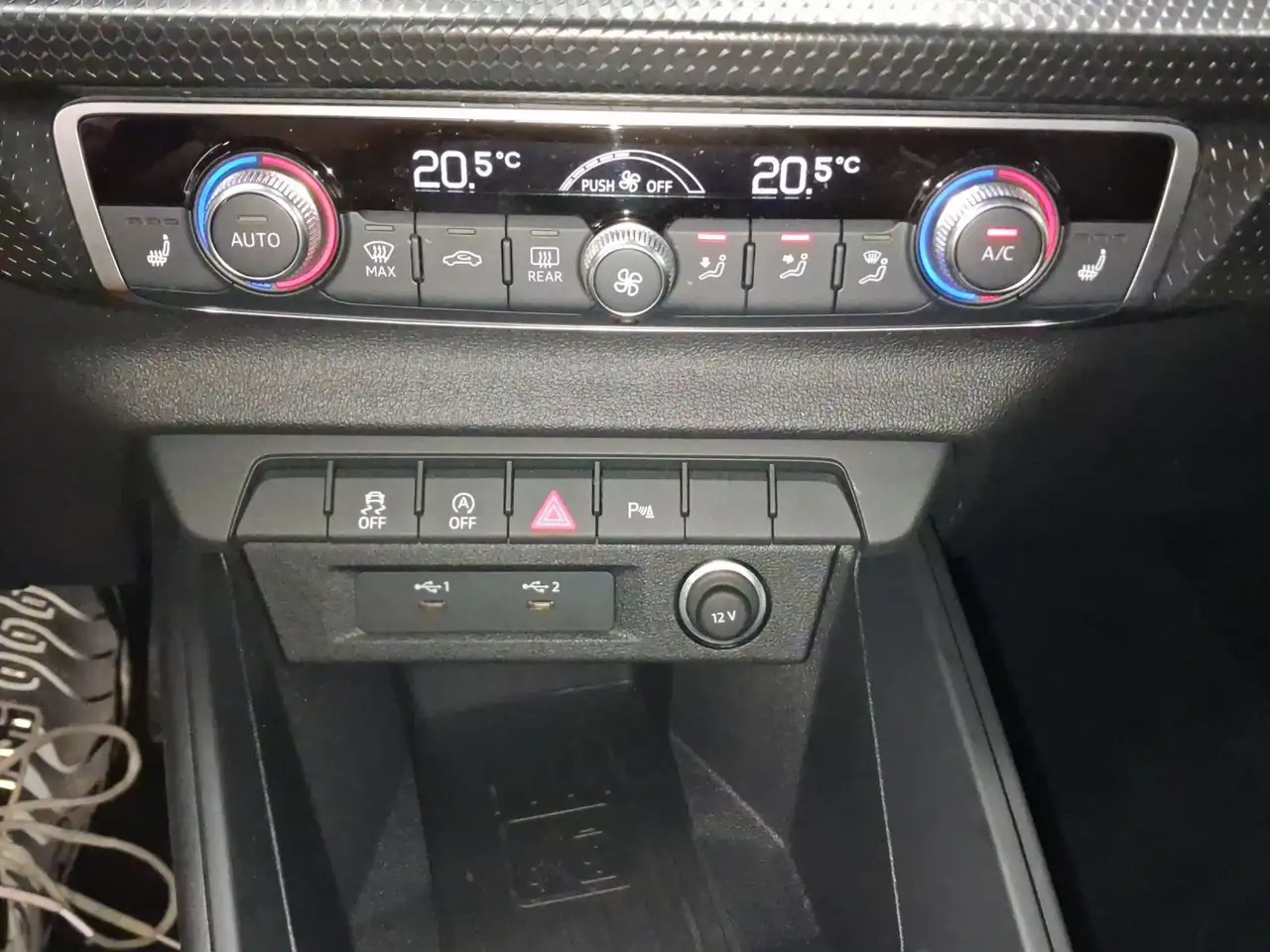 Audi A1 25 TFSI LM16 ALLSEASON PDC+ SITZH — معرض صور السيارة 15