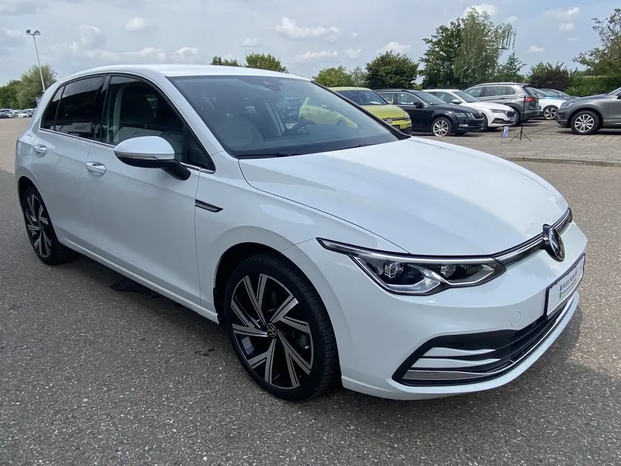 Volkswagen Golf 1.5 eTSI DSG Style APP-CONNECT+ACTIVE-INFO+ — معرض صور السيارة 6