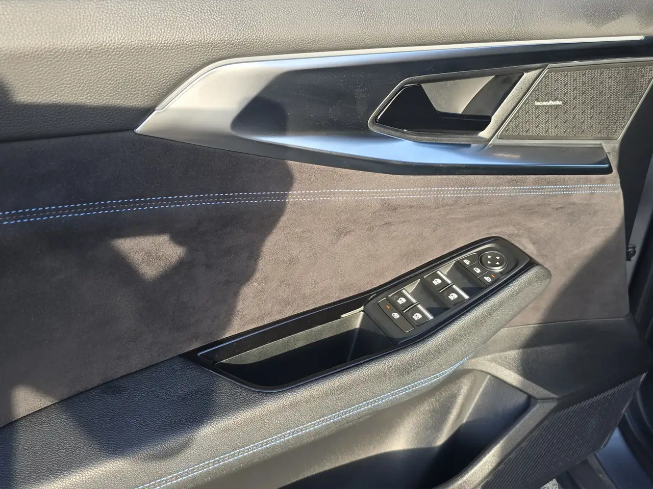 Renault Austral 1.2 E-TECH Hybrid 200 (EU 6e) — معرض صور السيارة 10
