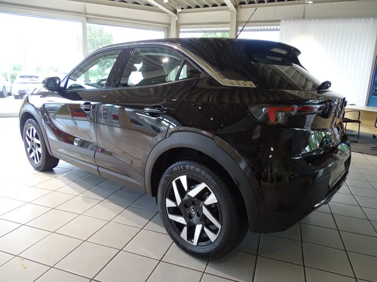Opel Mokka 1,2 Turbo ELEGANCE LED+SHZ+Winterp.+NS — معرض صور السيارة 5