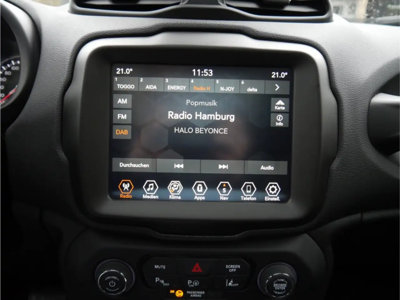Jeep Renegade Altitude Mild-Hybrid FWD — Vehicle gallery 18