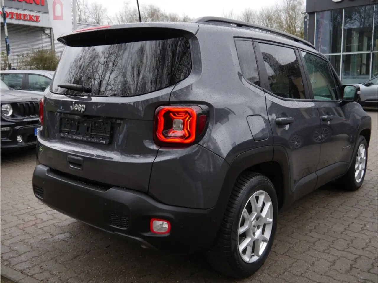 Jeep Renegade Altitude Mild-Hybrid FWD — Vehicle gallery 5