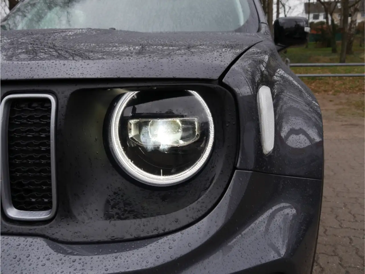 Jeep Renegade Altitude Mild-Hybrid FWD — Vehicle gallery 9