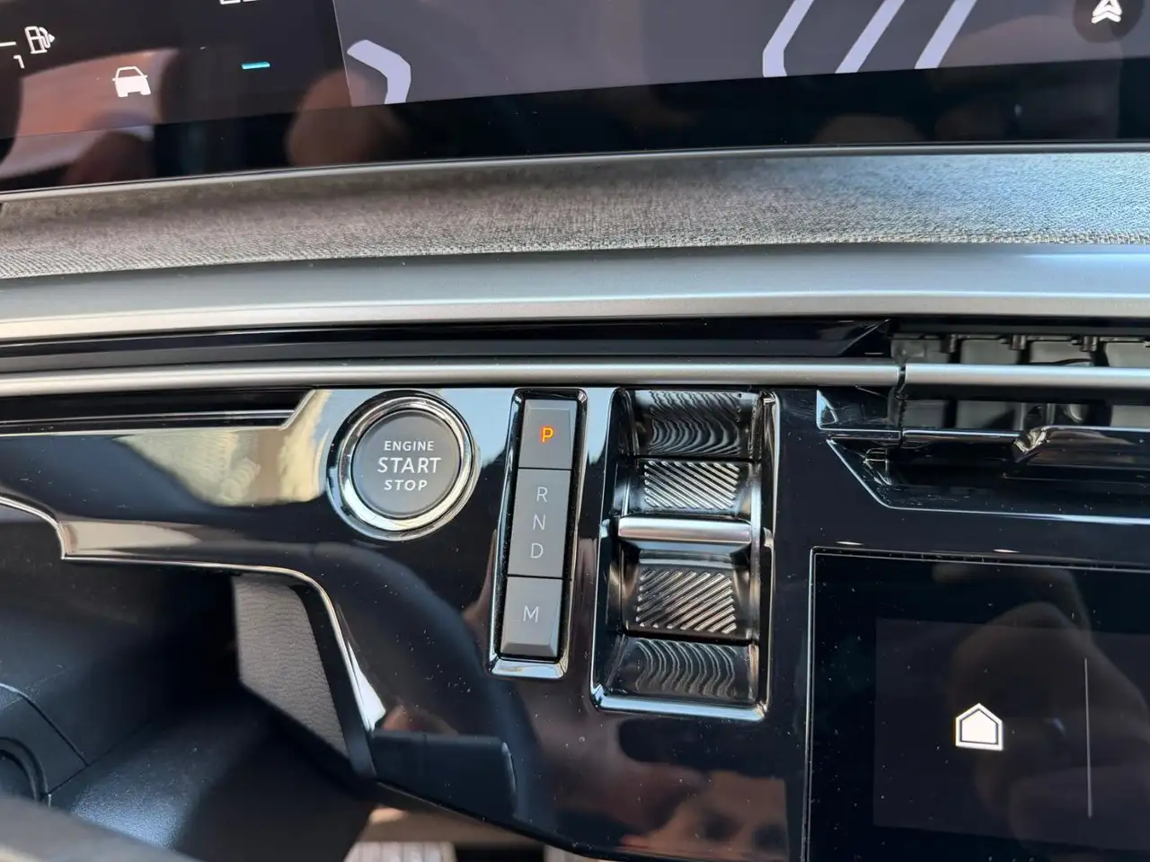 Peugeot 3008 1.2 136 Allure ACC+LED+Navi+SHZ+Winterp. — معرض صور السيارة 13