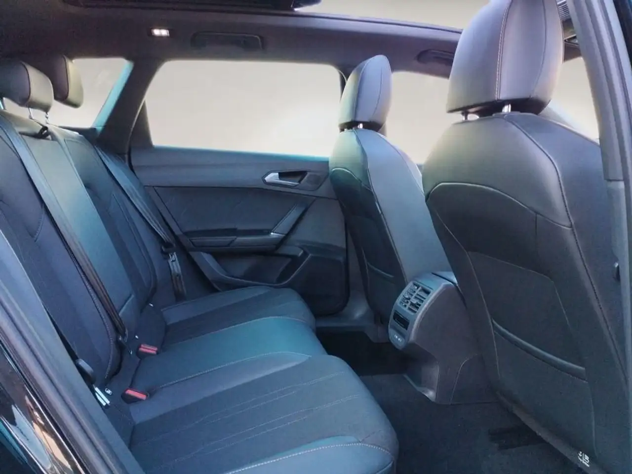 CUPRA Leon Sportstourer 1.5 ETSI DSG 110KW — معرض صور السيارة 6