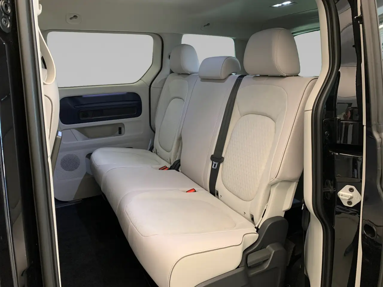 Volkswagen ID. Buzz ID Buzz Pro *AREA*R-CAM*AHK*NAV*PREMIUM INT*NAV* — Galerie du véhicule 13