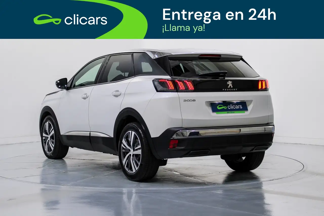 Peugeot 3008 Hybrid 136 Allure eDCS6 — Vehicle gallery 9