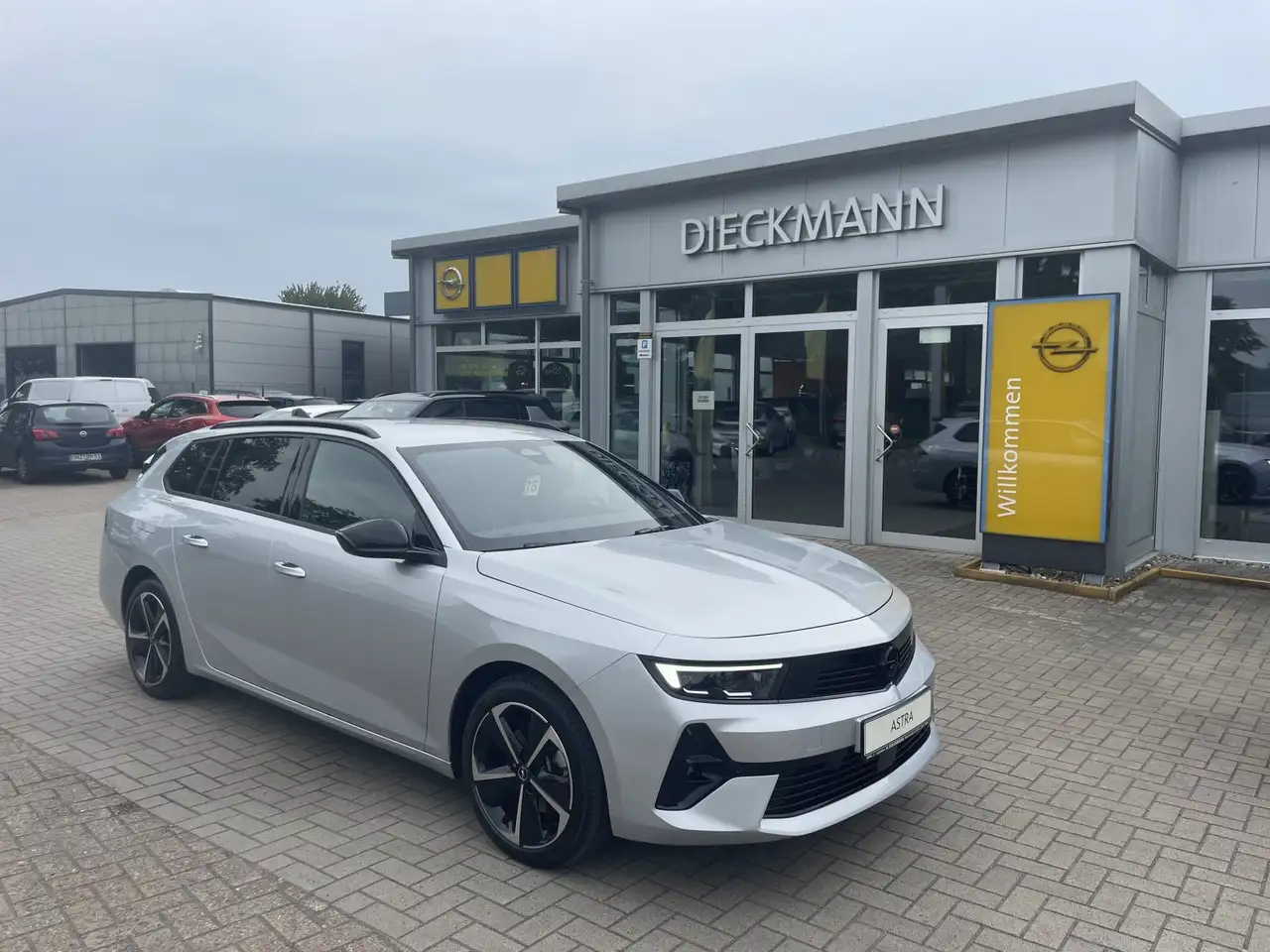 Opel Astra ST GS Navi AHK SHZ RFK LED-Matrix — Galería del vehículo 2