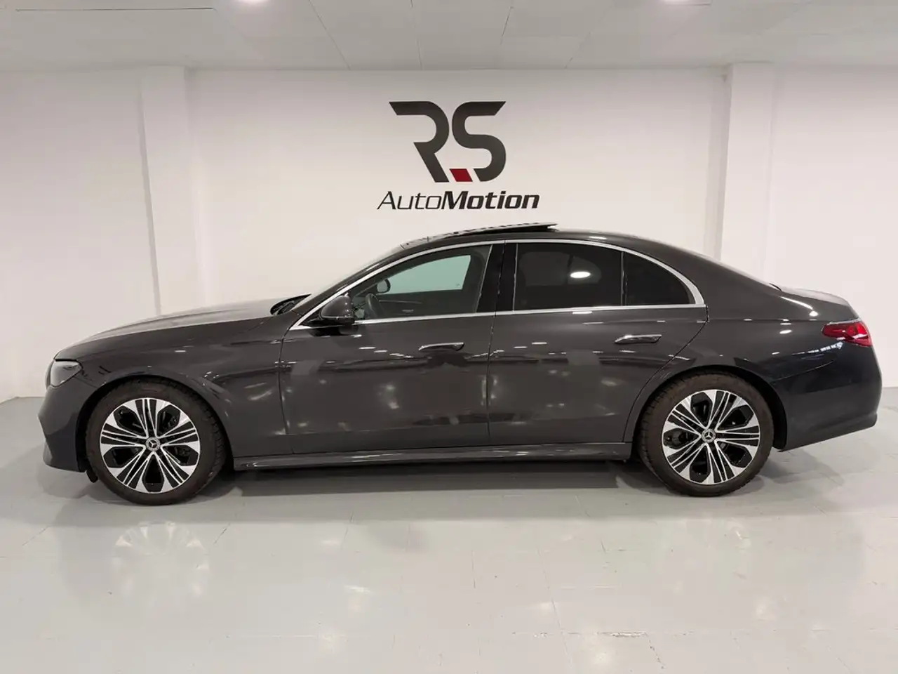 Mercedes-Benz E 220 d — Vehicle gallery 5