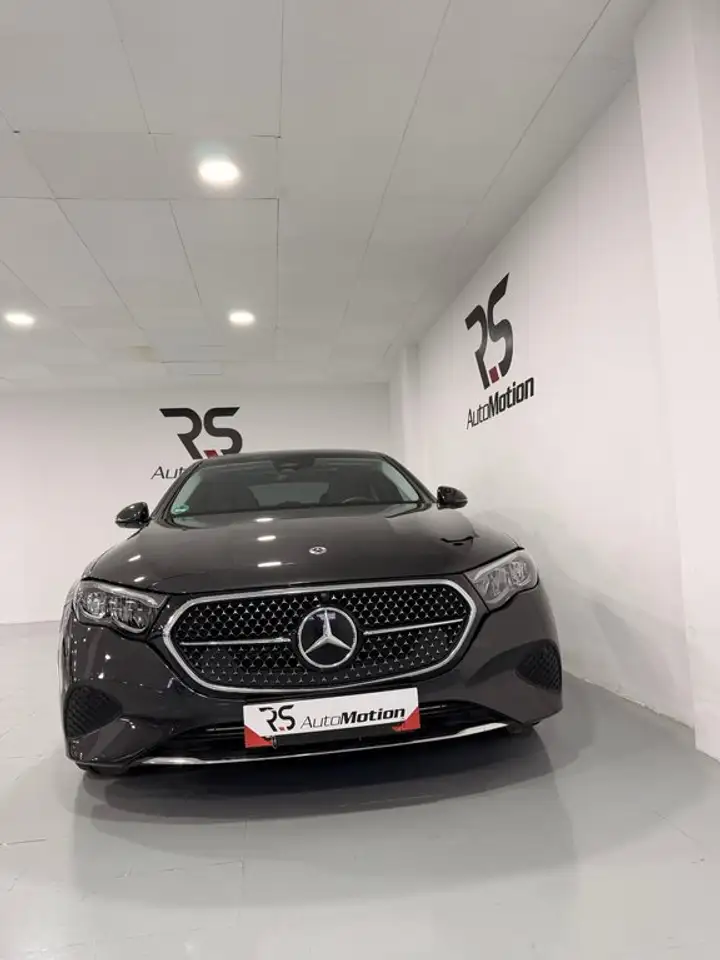Mercedes-Benz E 220 d — Vehicle gallery 29