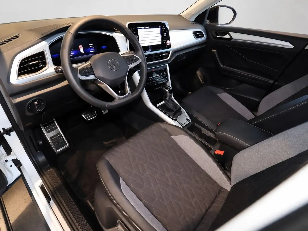 Volkswagen T-Roc 1.5 TSI DSG GOAL IQ-Drive+LED-Plus+++ — Vehicle gallery 11