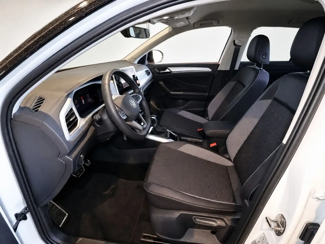 Volkswagen T-Roc 1.5 TSI DSG GOAL IQ-Drive+LED-Plus+++ — Vehicle gallery 12