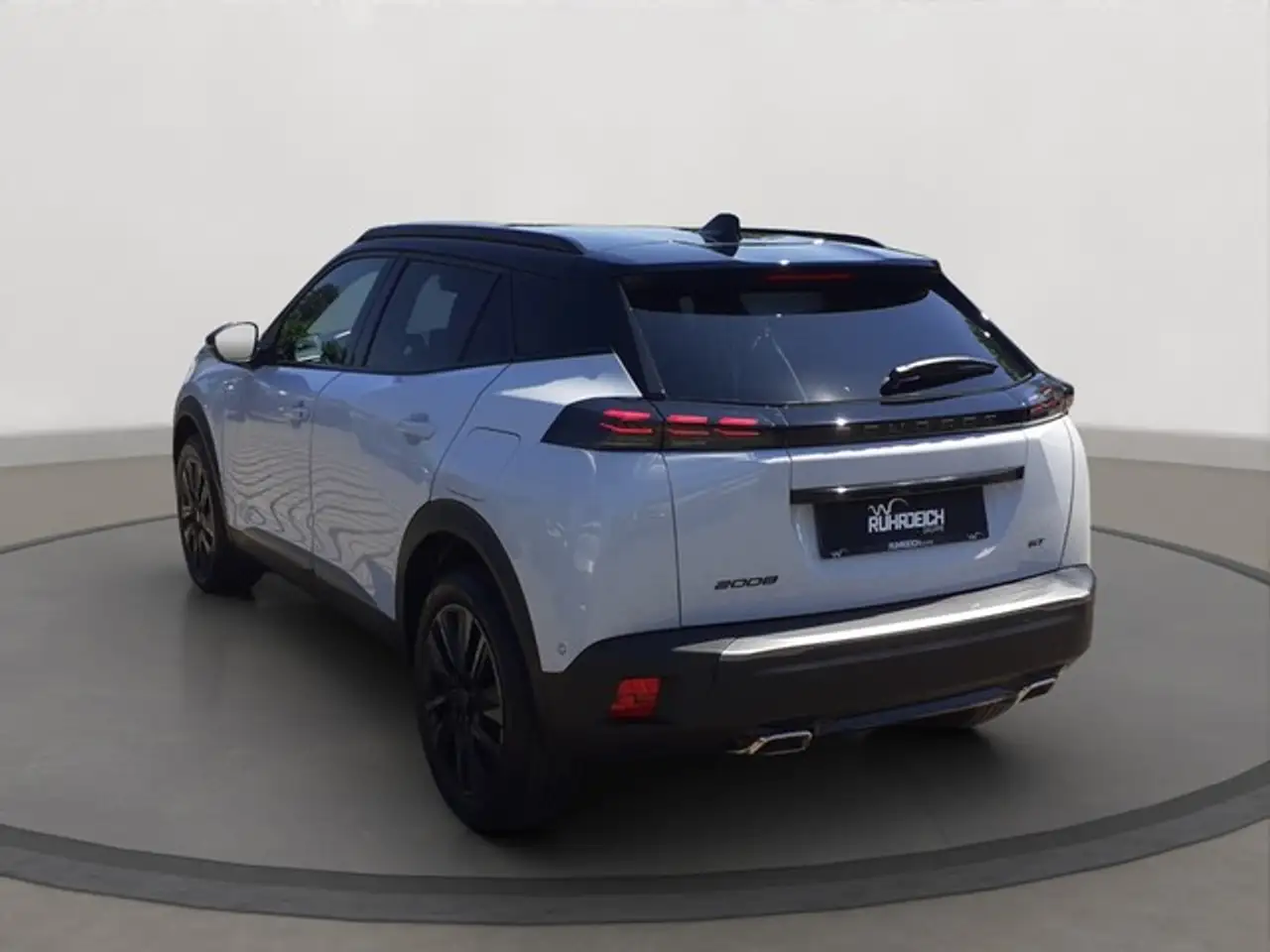 Peugeot 2008 GT PureTech 130 EAT8 Anhängerkupplung Panoramad... — Galería del vehículo 3