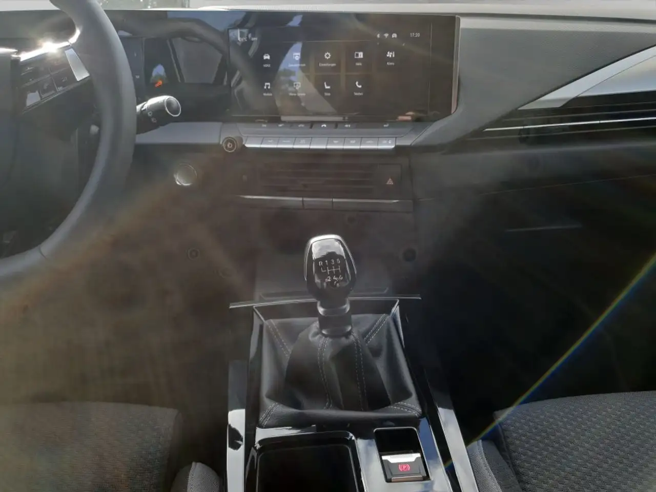 Opel Astra 1.2 Turbo Enjoy (L) — معرض صور السيارة 12