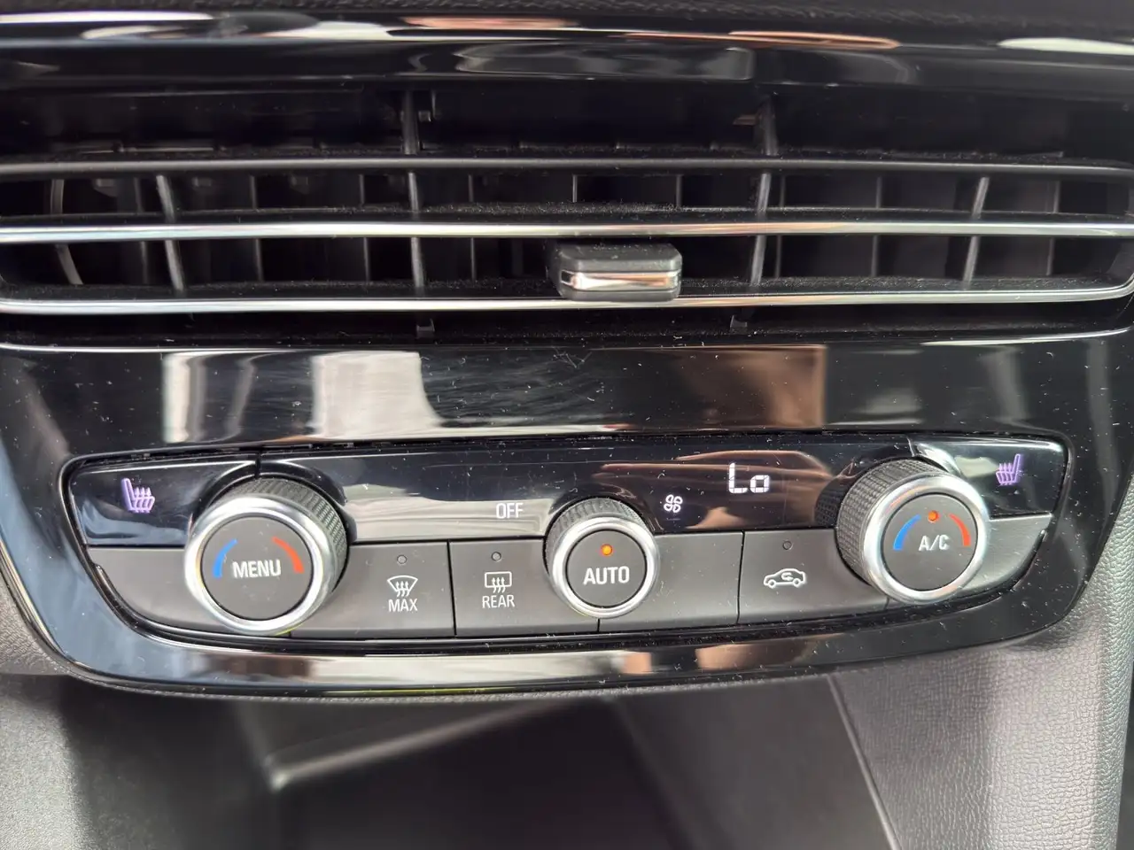 Opel Mokka GS Line 1.2 Turbo Carplay+SHZ+LHZ+LED+RFK — Galería del vehículo 19