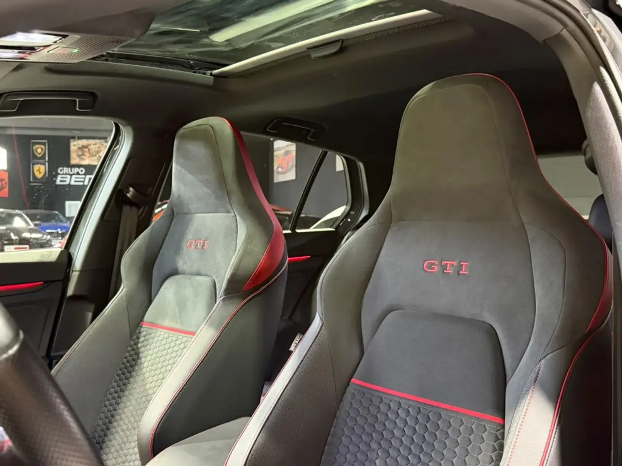 Volkswagen Golf GTI 2.0 TSI Clubsport DSG 221kW — Galería del vehículo 10