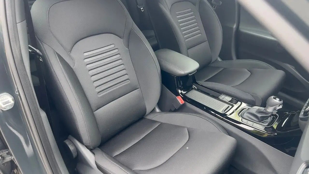 Hyundai i30 1.0 T-GDI Advantage *Plus-Pkt*Navi*RFKamera* — Vehicle gallery 23