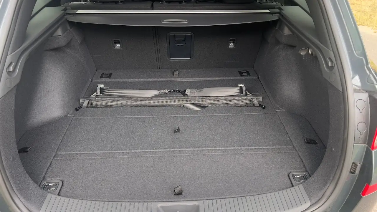 Hyundai i30 1.0 T-GDI Advantage *Plus-Pkt*Navi*RFKamera* — Vehicle gallery 27