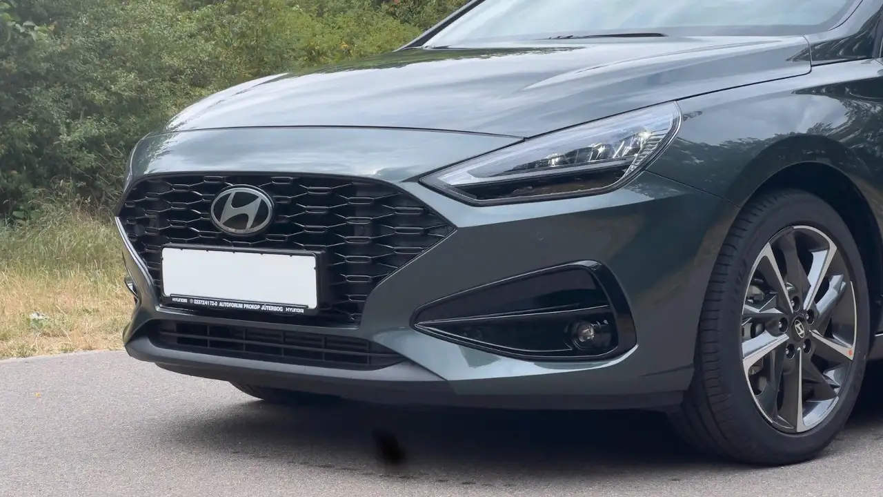 Hyundai i30 1.0 T-GDI Advantage *Plus-Pkt*Navi*RFKamera* — Vehicle gallery 9