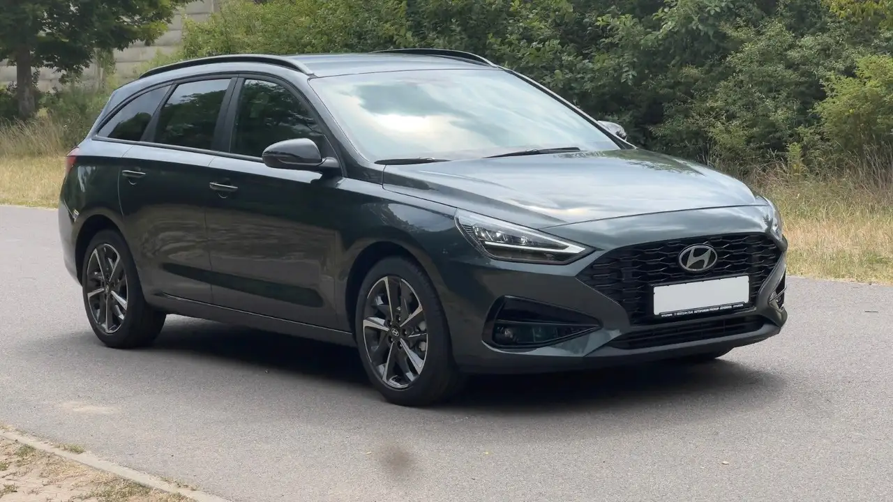 Hyundai i30 1.0 T-GDI Advantage *Plus-Pkt*Navi*RFKamera* — Vehicle gallery 3