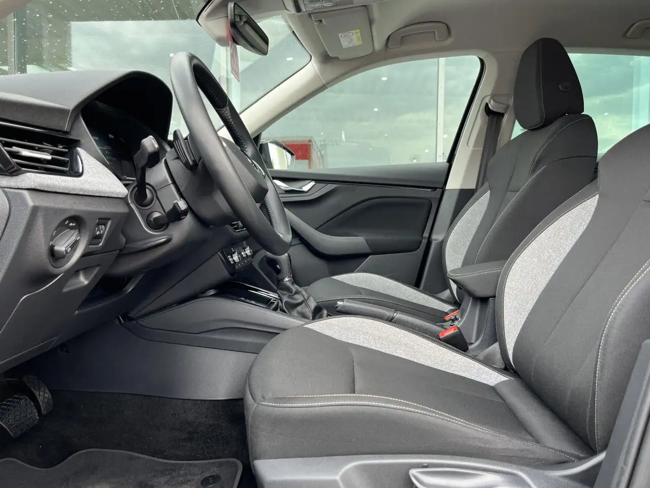 Skoda Kamiq 1.0 TSI Selection DSG App ACC Kamera LED — معرض صور السيارة 9