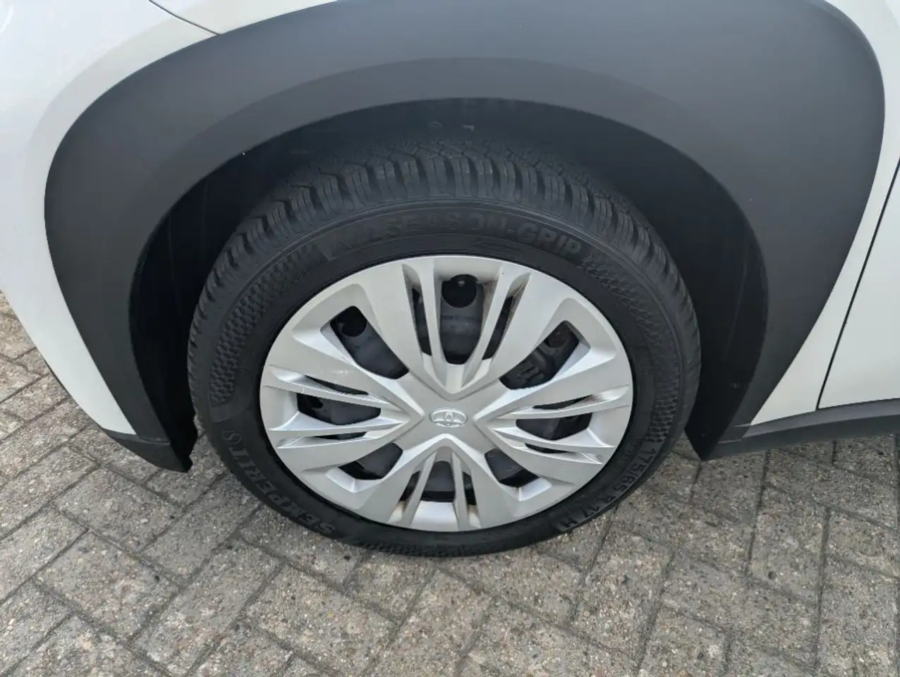 Toyota Aygo X S-CVT Business Edition Sitzheizung, Allwetter — Galería del vehículo 6