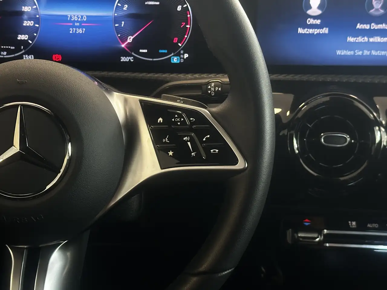 Mercedes-Benz A 180 Advanced*ACC*MBUX*Leder*CAM*Navi*DCT* — Galería del vehículo 27
