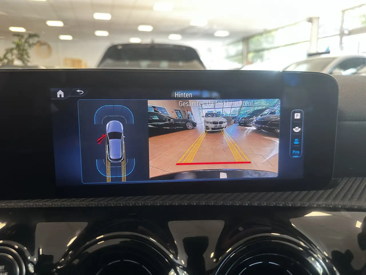 Mercedes-Benz A 180 Advanced*ACC*MBUX*Leder*CAM*Navi*DCT* — Galería del vehículo 18